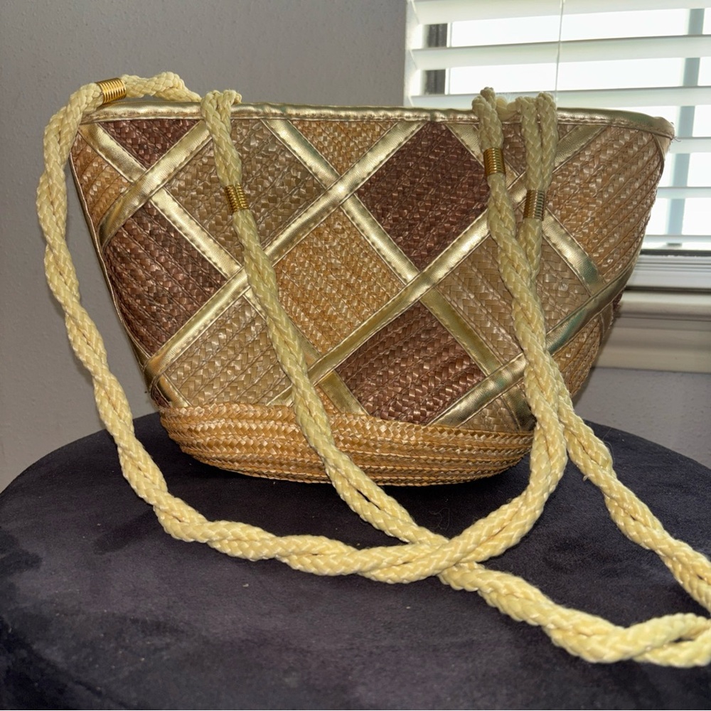 Vintage Woven Straw Diamond Tote Bag | Gold Metallic Trim & Rope Handles